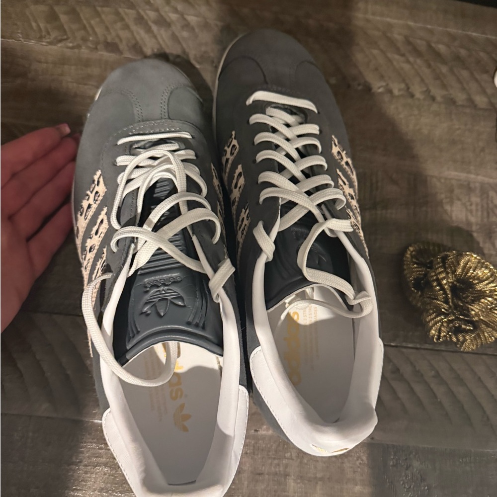 adidas Gazelle Women's Gray Suede Sneakers with Leopard Stripe 9.5 women's - Picture 5 of 9